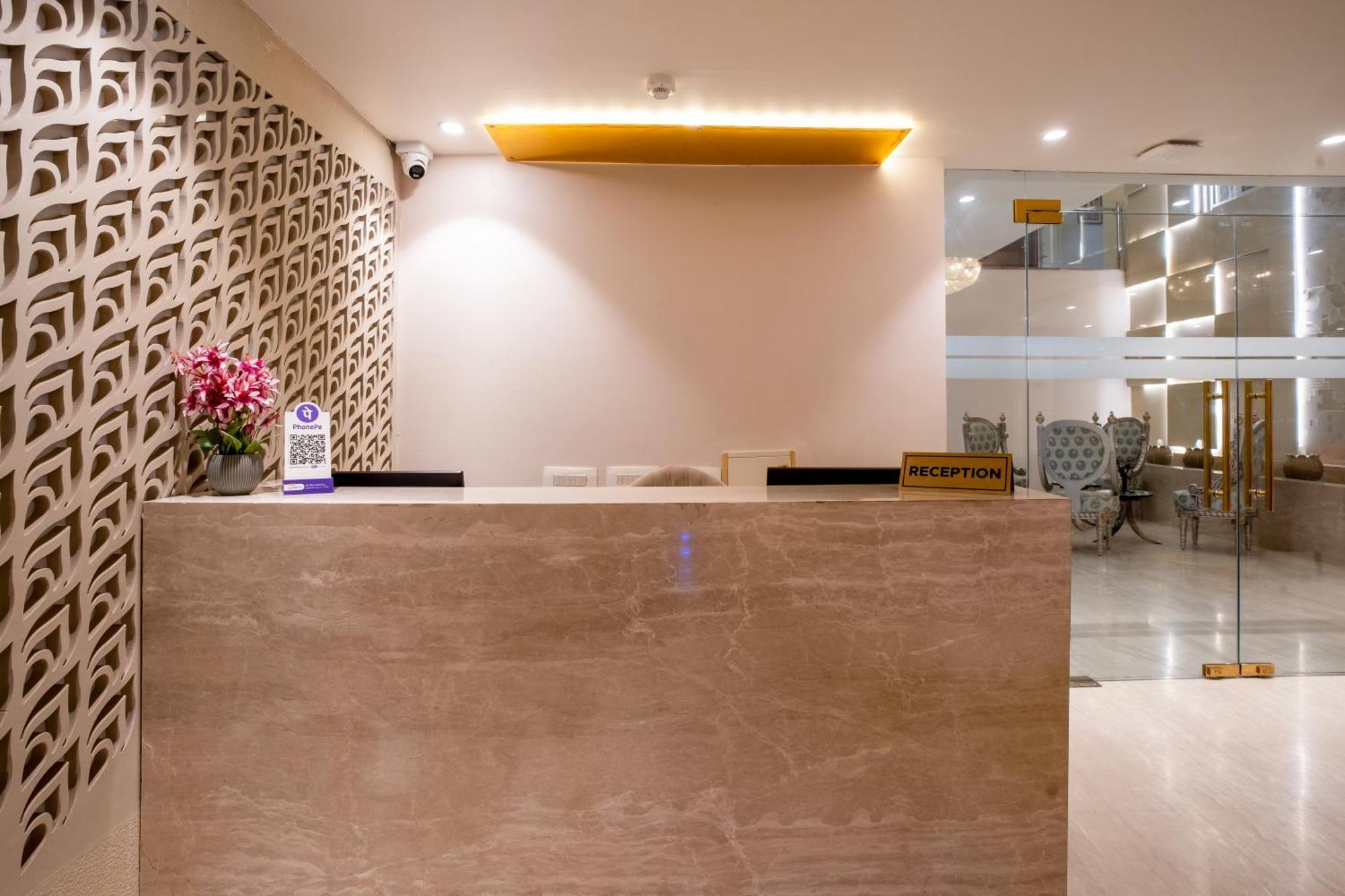 Hotel Ginger Palace Delhi Airport Neu-Delhi Exterior foto